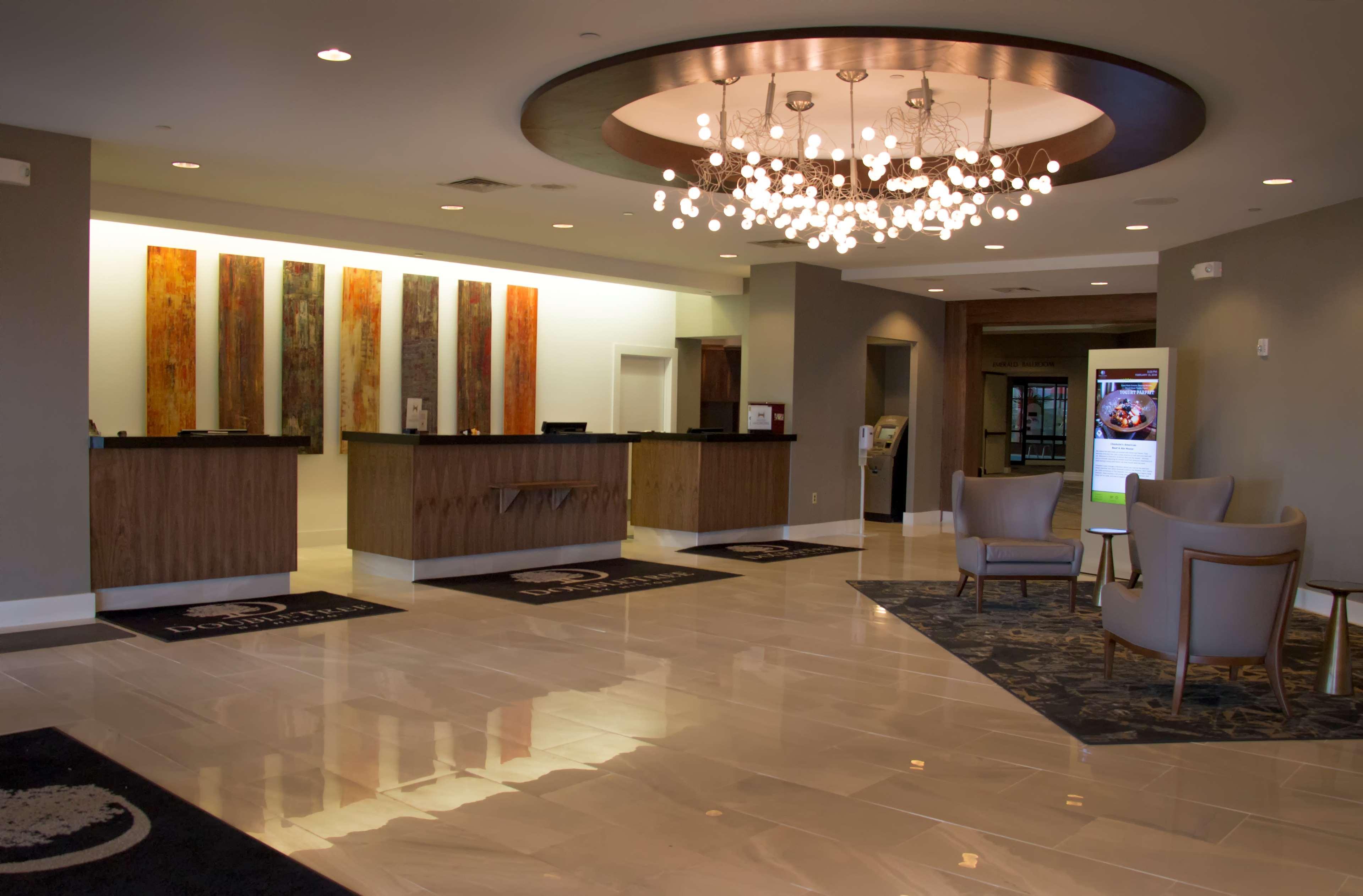Doubletree By Hilton Wichita Airport Hotel Kültér fotó