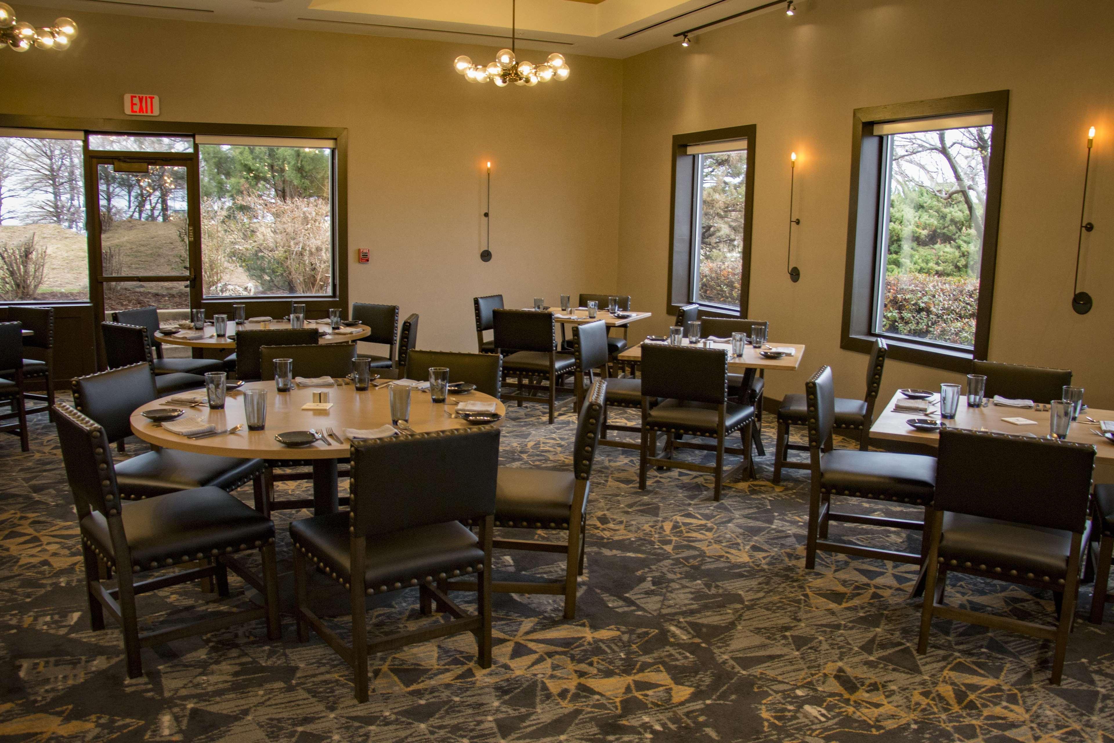 Doubletree By Hilton Wichita Airport Hotel Kültér fotó