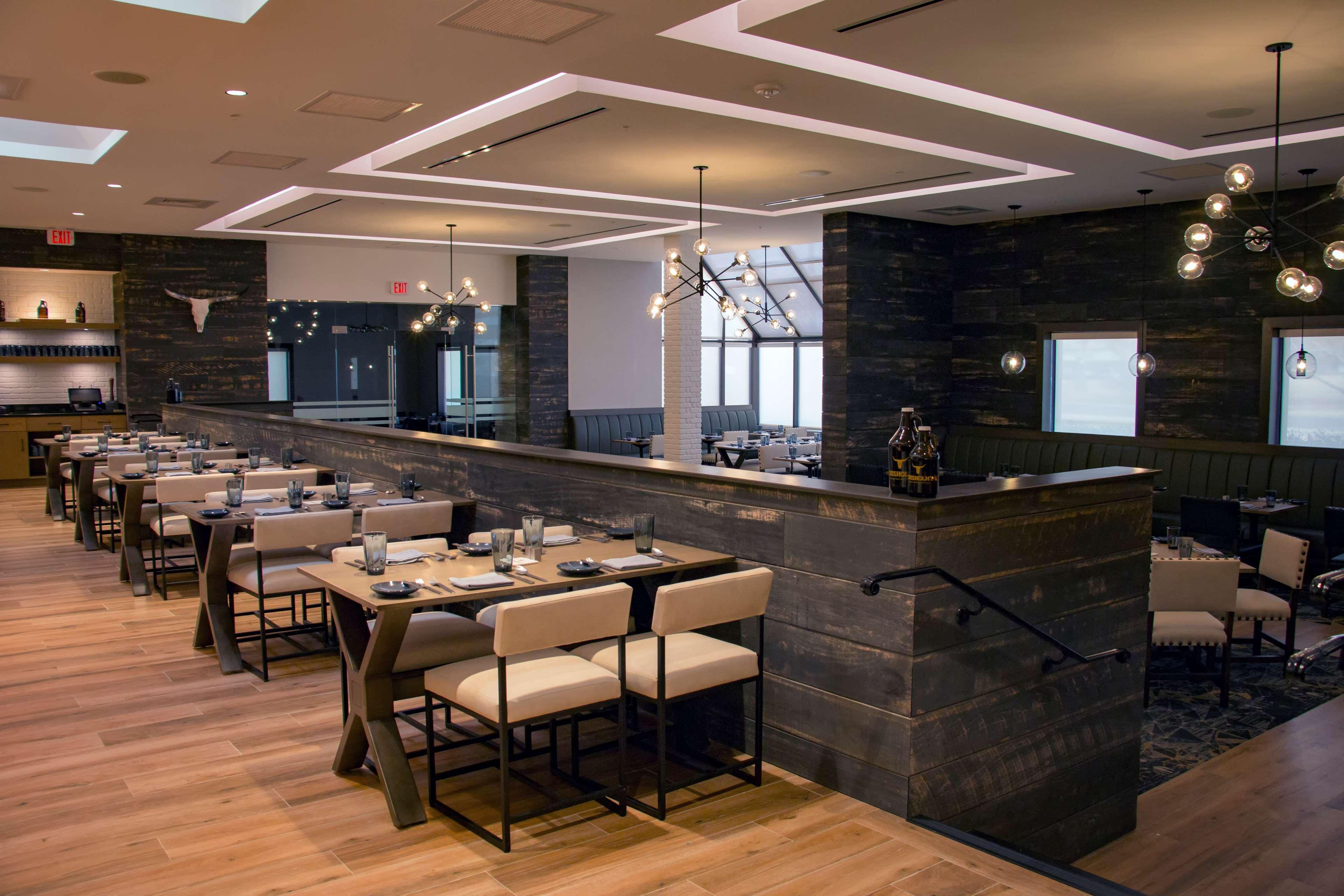 Doubletree By Hilton Wichita Airport Hotel Kültér fotó