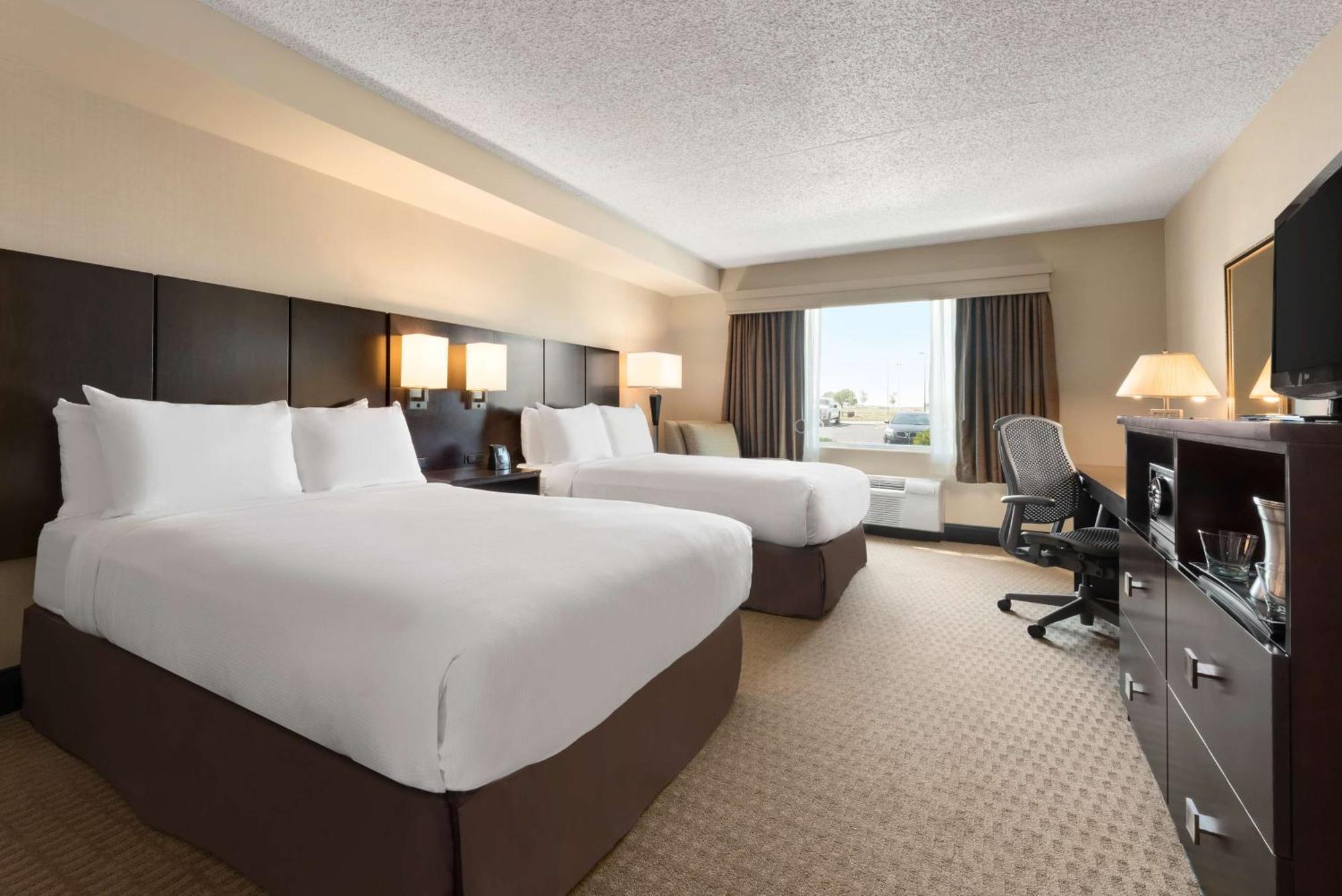 Doubletree By Hilton Wichita Airport Hotel Kültér fotó