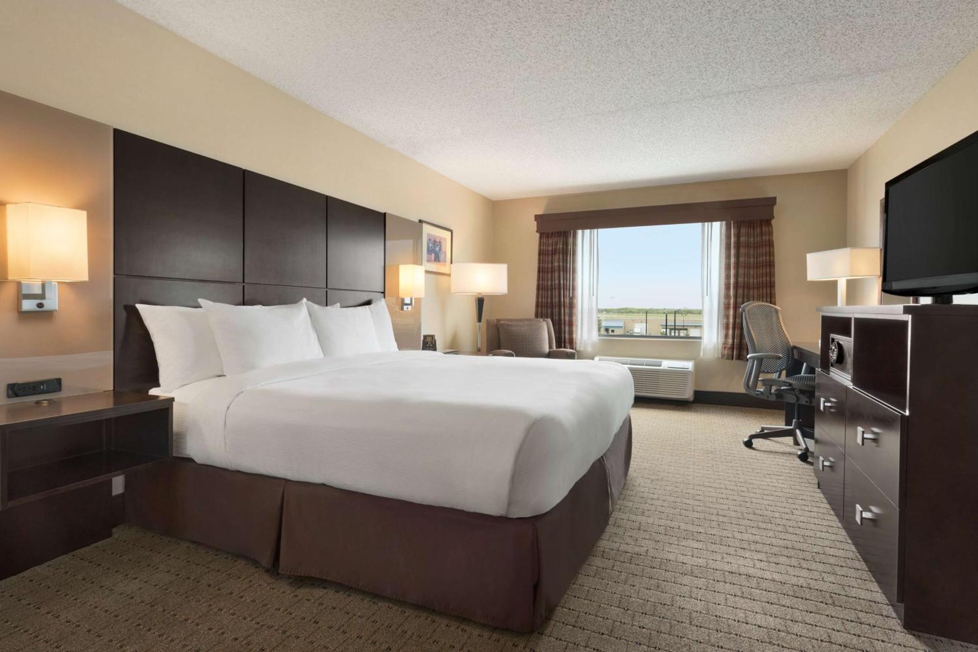 Doubletree By Hilton Wichita Airport Hotel Kültér fotó