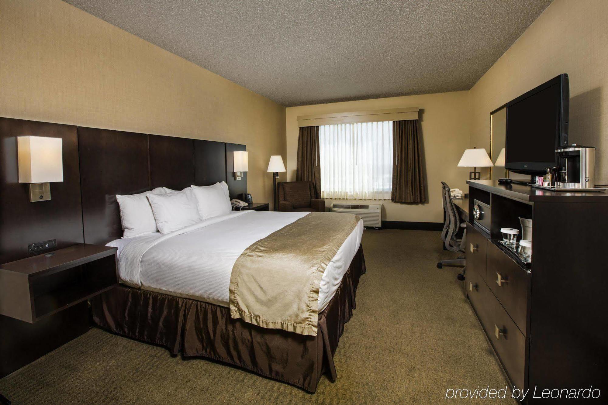 Doubletree By Hilton Wichita Airport Hotel Kültér fotó