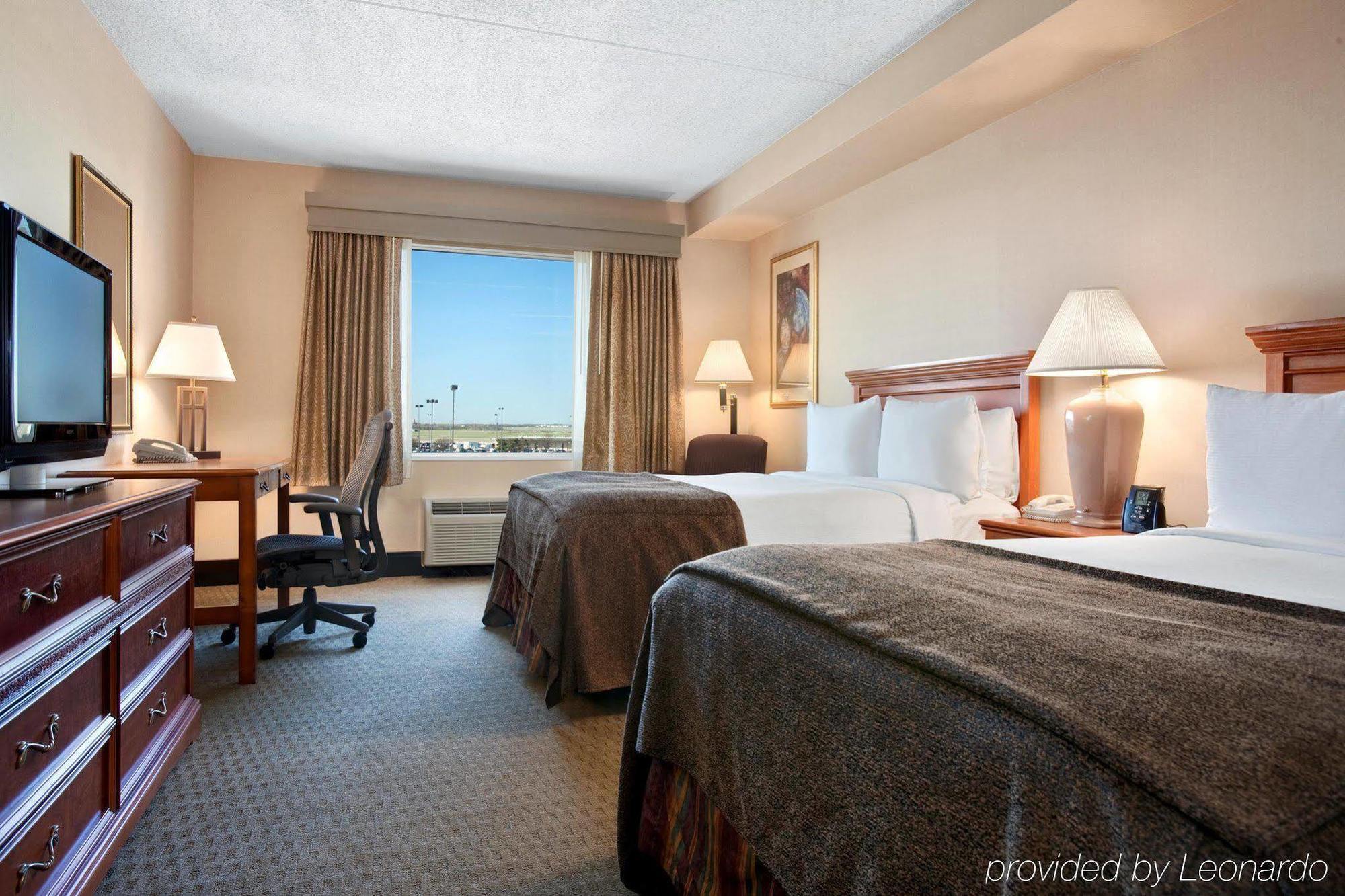 Doubletree By Hilton Wichita Airport Hotel Kültér fotó