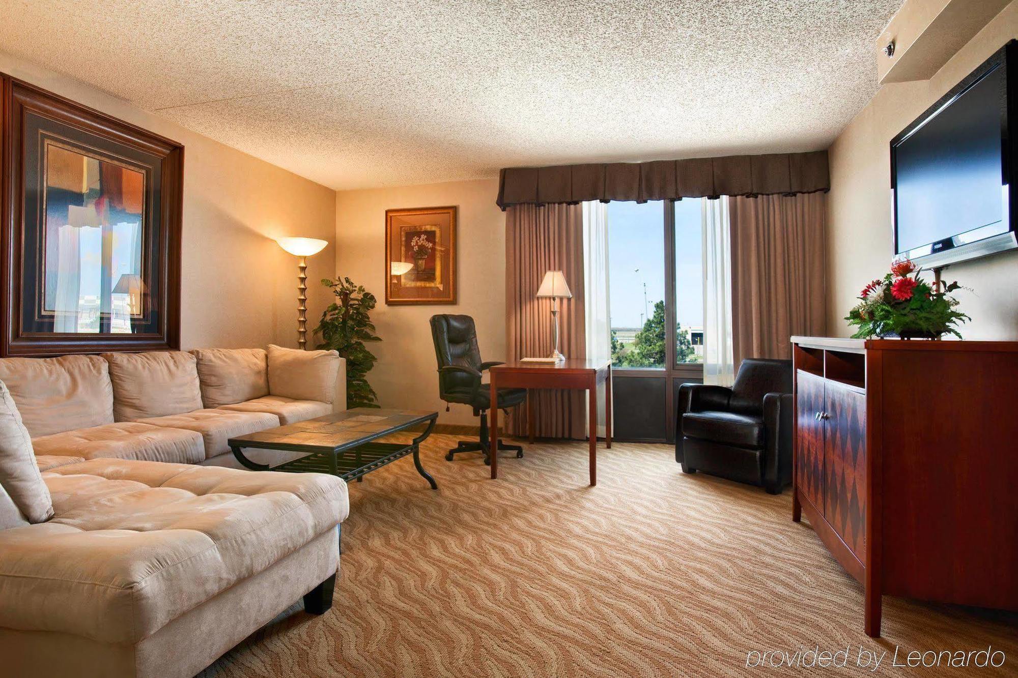 Doubletree By Hilton Wichita Airport Hotel Szoba fotó